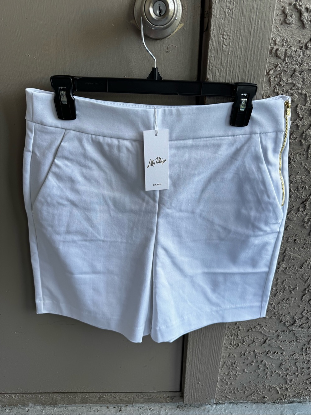 Lilly Pulitzer Size 10 Sarissa 7 inch Stretch Bermuda Shorts New with Tags - Picture 2 of 3